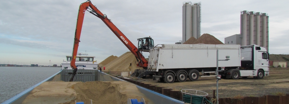 Bouwmaterialen transporteren over water